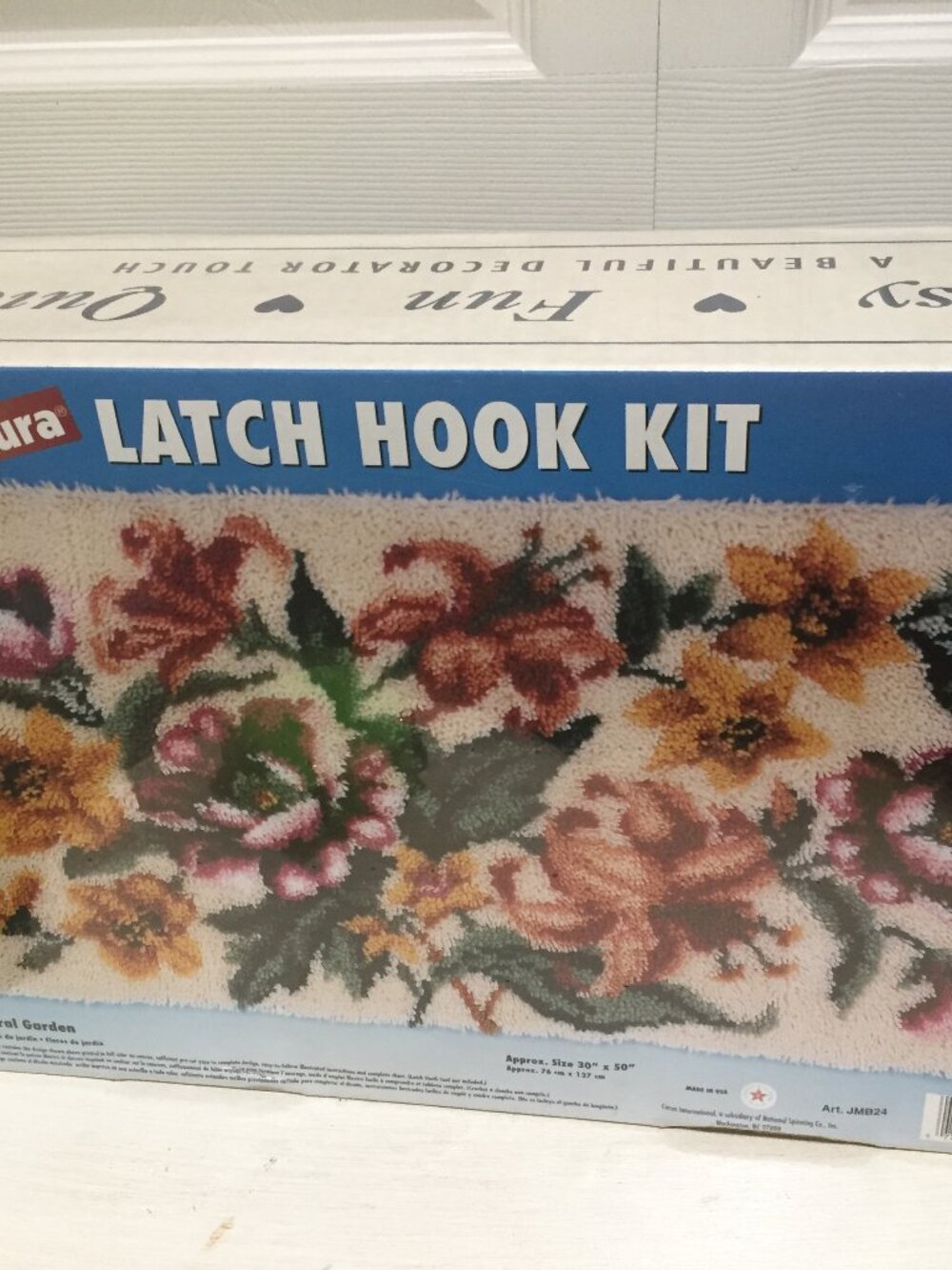 Natura by Caron Floral Garden Latch Hook Kit 30" x 50" w Hook NEW/SEALED USA